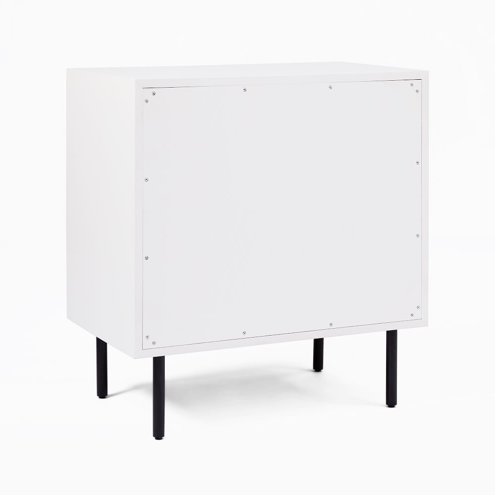 Quinn Closed 3-Drawer Nightstand (28