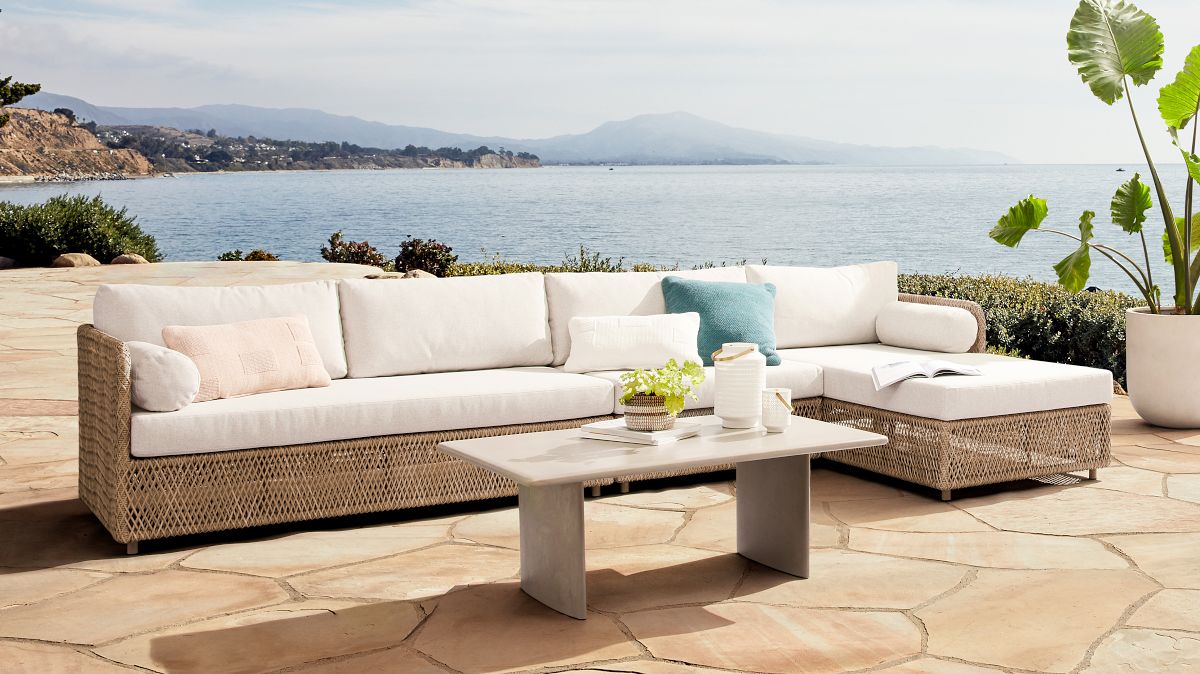 Coastal Outdoor 3-piece Chaise Sectional (130