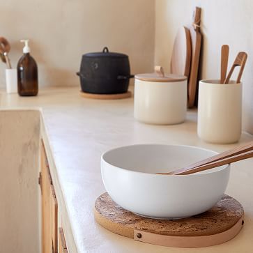 https://assets.weimgs.com/weimgs/rk/images/wcm/products/202332/0117/casafina-pacifica-stoneware-ramen-set-m.jpg