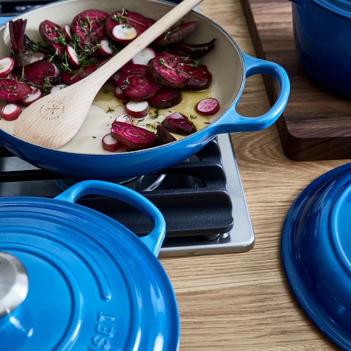 https://assets.weimgs.com/weimgs/rk/images/wcm/products/202334/0039/le-creuset-5-piece-utensil-set-w-crock-o.jpg