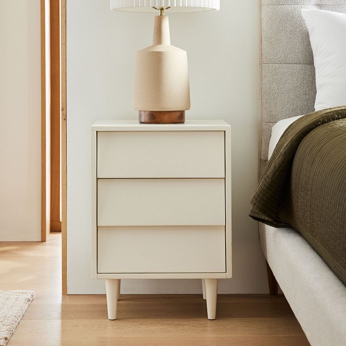 Pippa Nightstand (18")