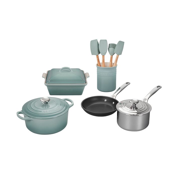 https://assets.weimgs.com/weimgs/rk/images/wcm/products/202337/0064/le-creuset-12-piece-signature-mixed-material-cookware-o.jpg