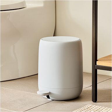 https://assets.weimgs.com/weimgs/rk/images/wcm/products/202338/0090/blomus-sono-pedal-bins-q.jpg