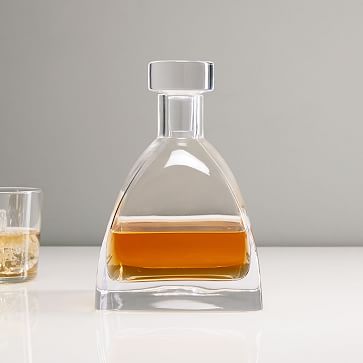 https://assets.weimgs.com/weimgs/rk/images/wcm/products/202342/0039/crystal-glass-whiskey-decanter-m.jpg