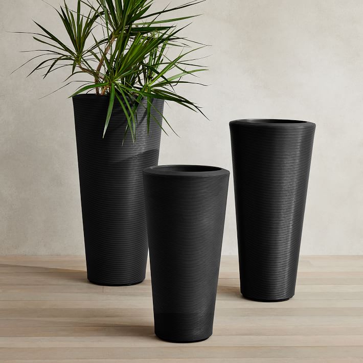Lightweight Grooved Round Tapered Indoor/Outdoor Planters