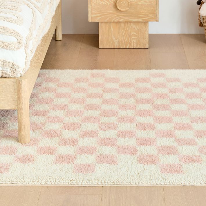 https://assets.weimgs.com/weimgs/rk/images/wcm/products/202345/0011/soft-checkered-shag-washable-rug-o.jpg