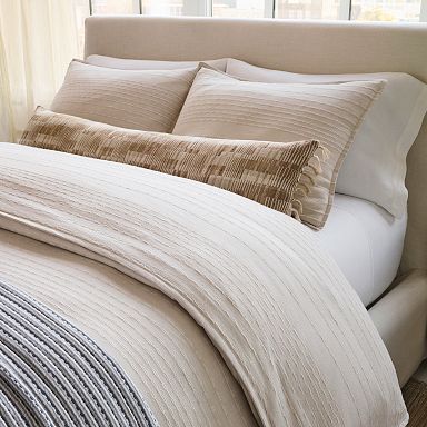 https://assets.weimgs.com/weimgs/rk/images/wcm/products/202348/0001/reese-linen-cotton-duvet-cover-shams-q.jpg