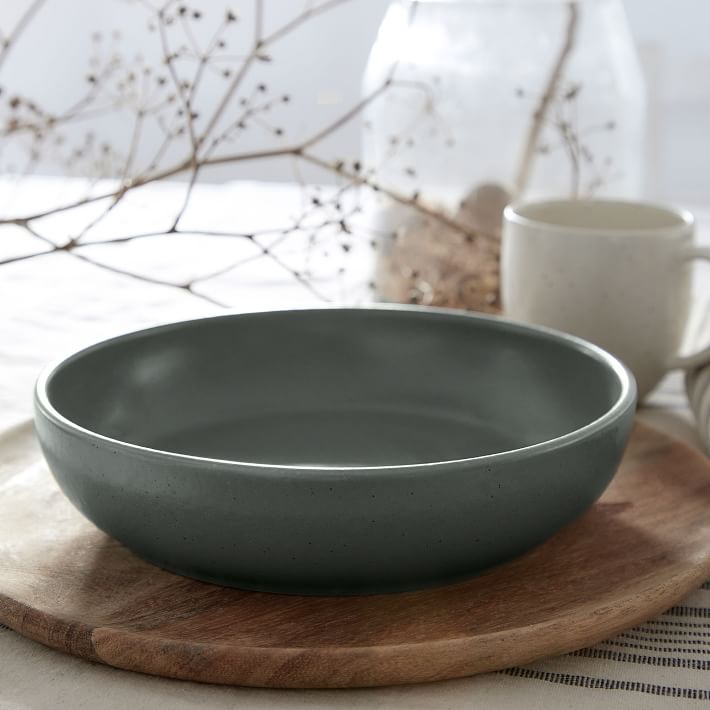 https://assets.weimgs.com/weimgs/rk/images/wcm/products/202348/0031/casafina-pacifica-stoneware-serveware-o.jpg