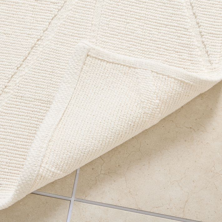 Triangle Sculpted Bath Mat