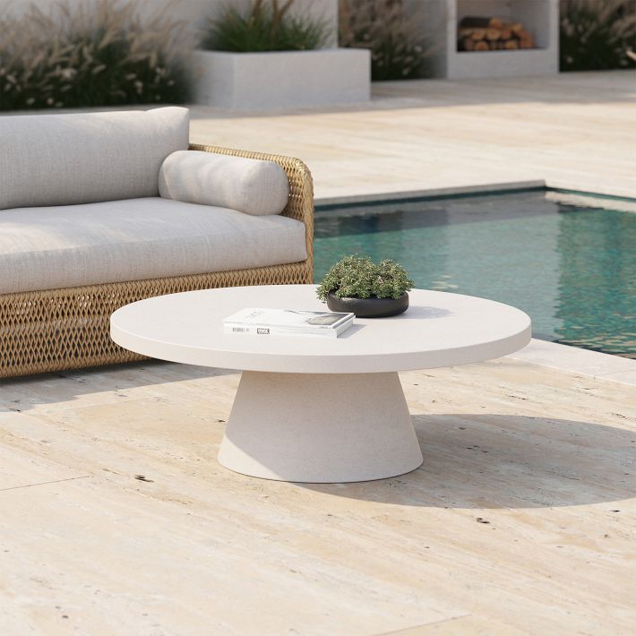 Round outdoor store coffee table white