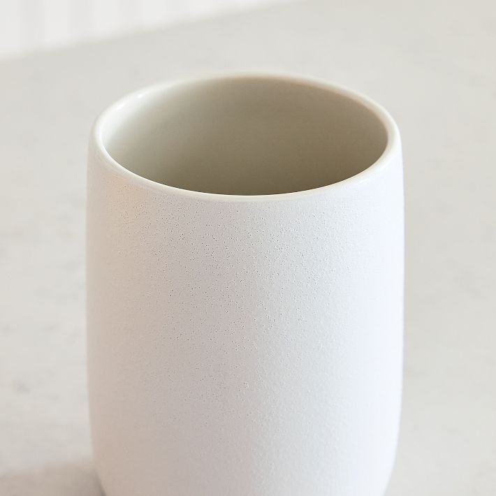 https://assets.weimgs.com/weimgs/rk/images/wcm/products/202351/0048/kaloh-stoneware-utensil-holder-o.jpg