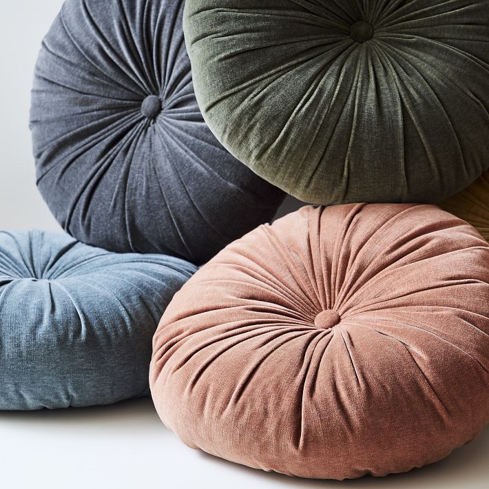 https://assets.weimgs.com/weimgs/rk/images/wcm/products/202351/0155/classic-cotton-velvet-tufted-round-pillow-1-o.jpg