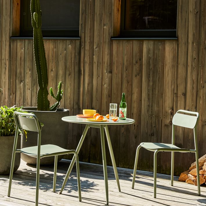 Metal stacking chairs online outdoor