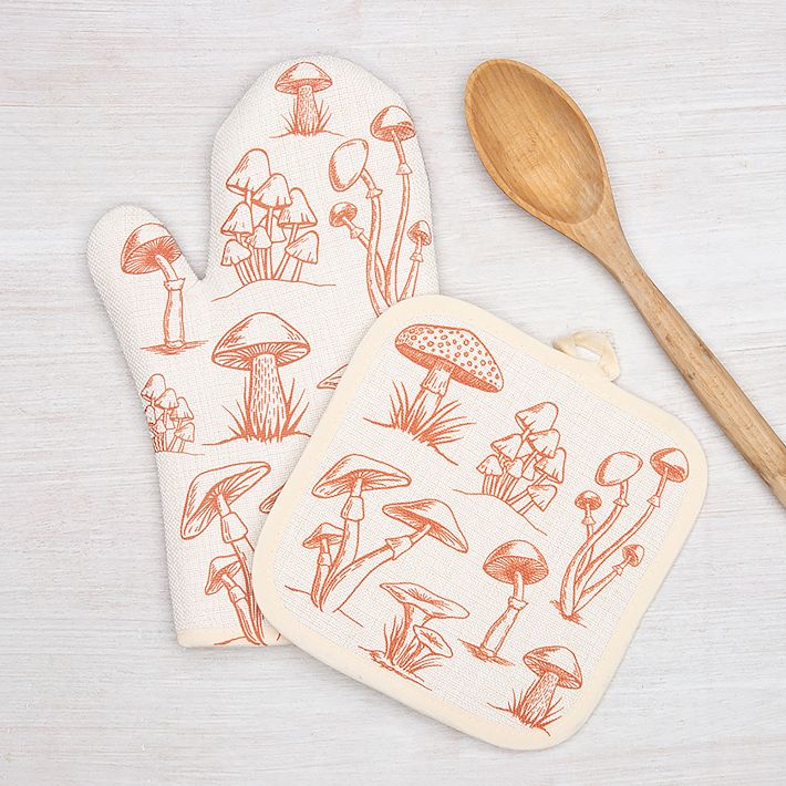 Counter Couture Mushroom Oven Mitt & Pot Holder