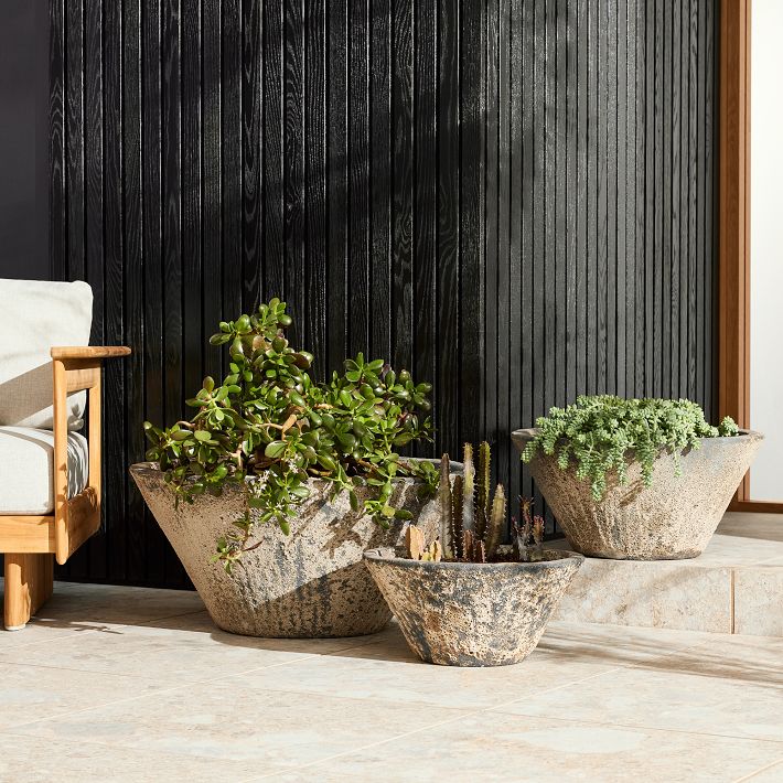 Terracotta Indoor/Outdoor Planters - Black/White