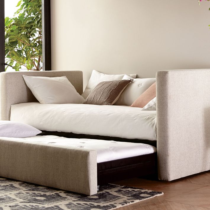 Urban daybed store