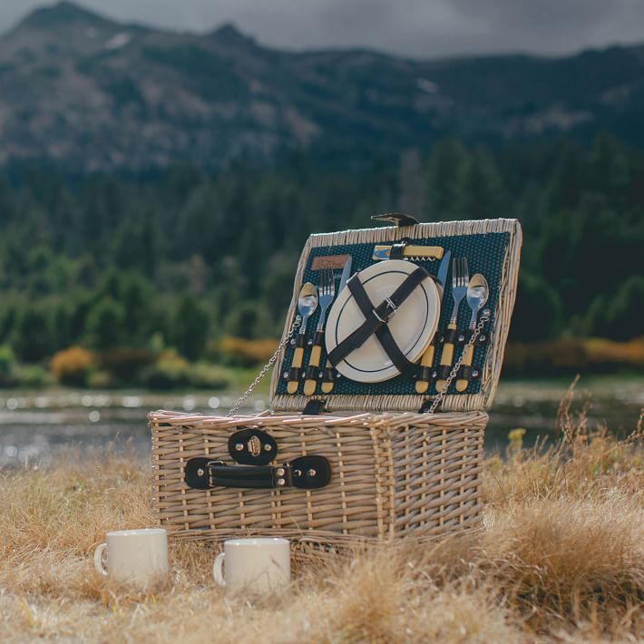 Woven Picnic Basket (14 Piece Set)