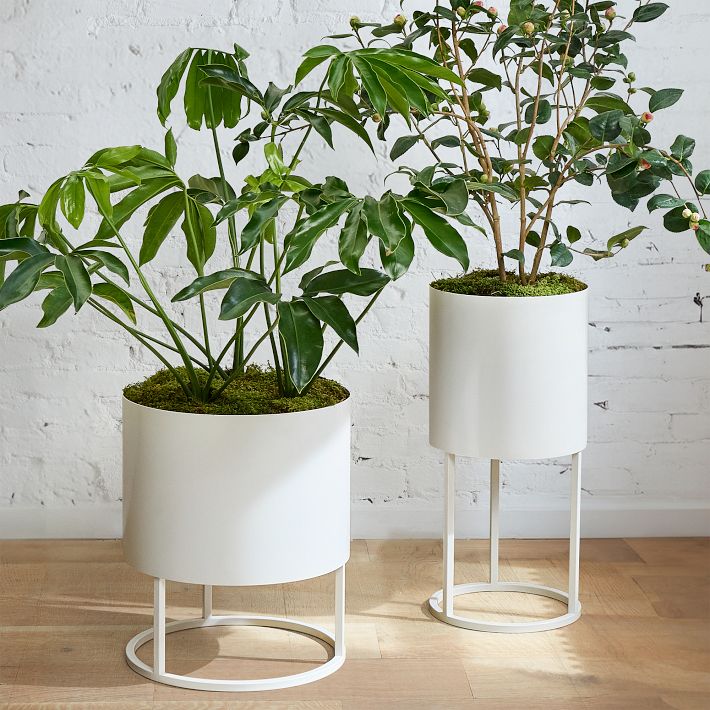 Streamline Round Metal Indoor/Outdoor Planters | West Elm