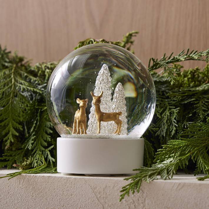 Reindeer Snowglobe