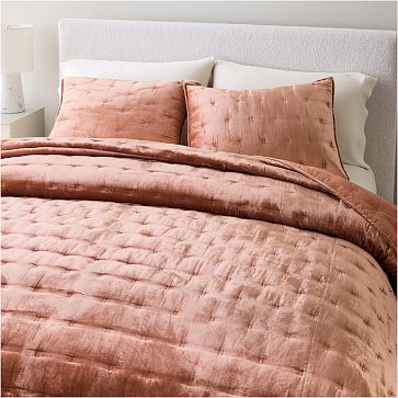 West Elm newest Lush Velvet Tack Stitch Quilt