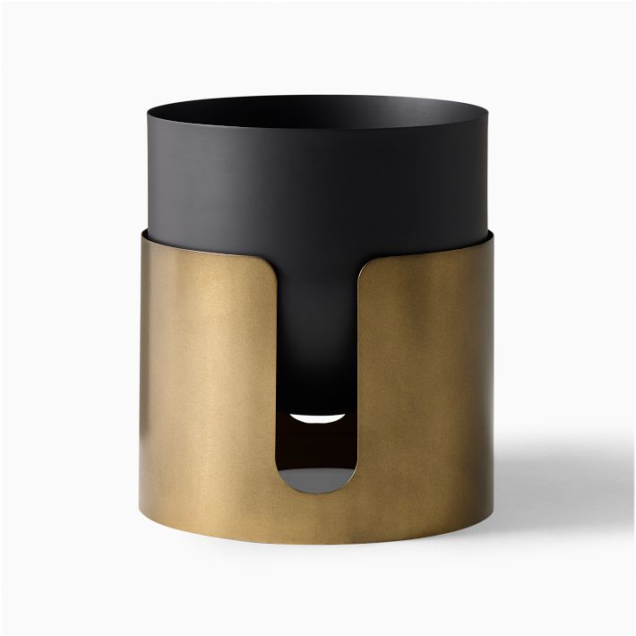 Ciro Metal Standing Planters