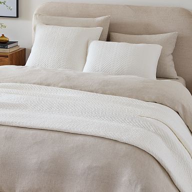 WEST ELM geo offers textured king duvet cover - WHITE