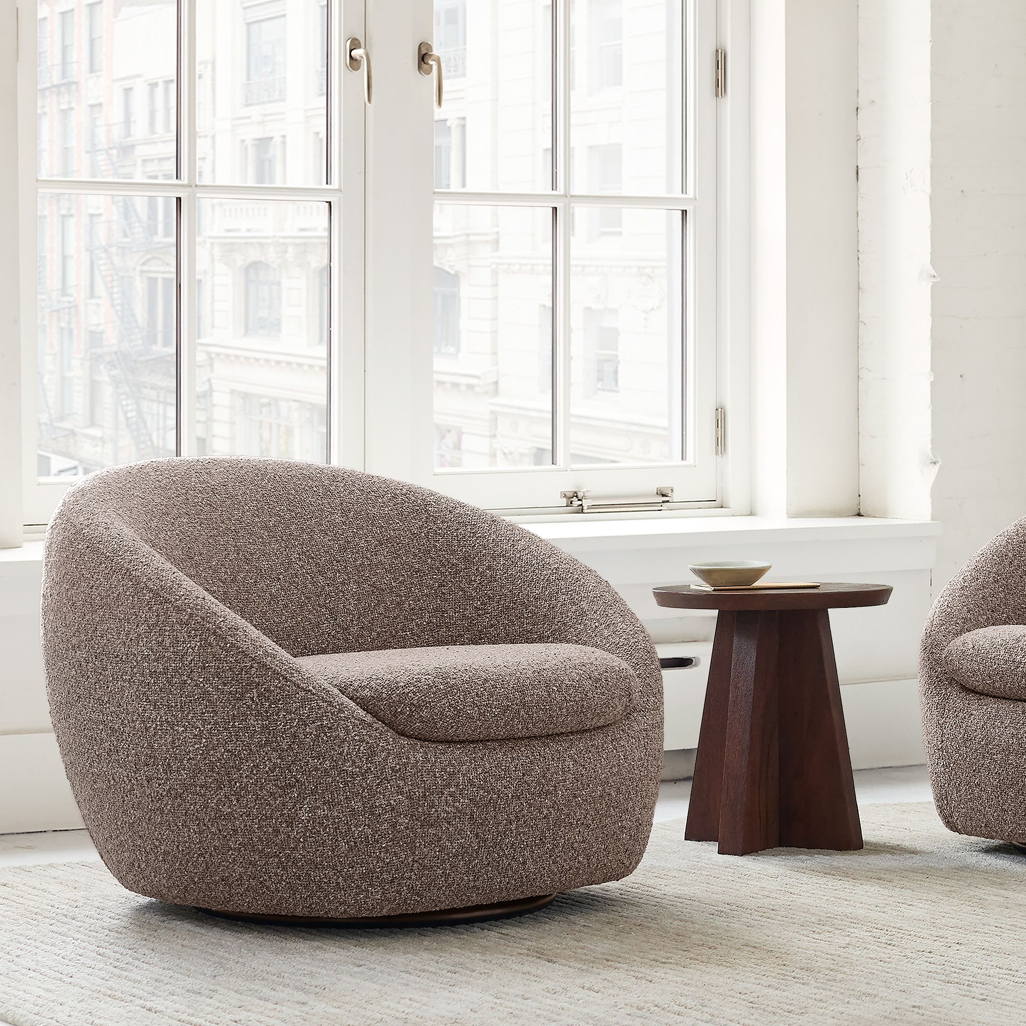 Alt image 1 for Cozy Swivel Chair