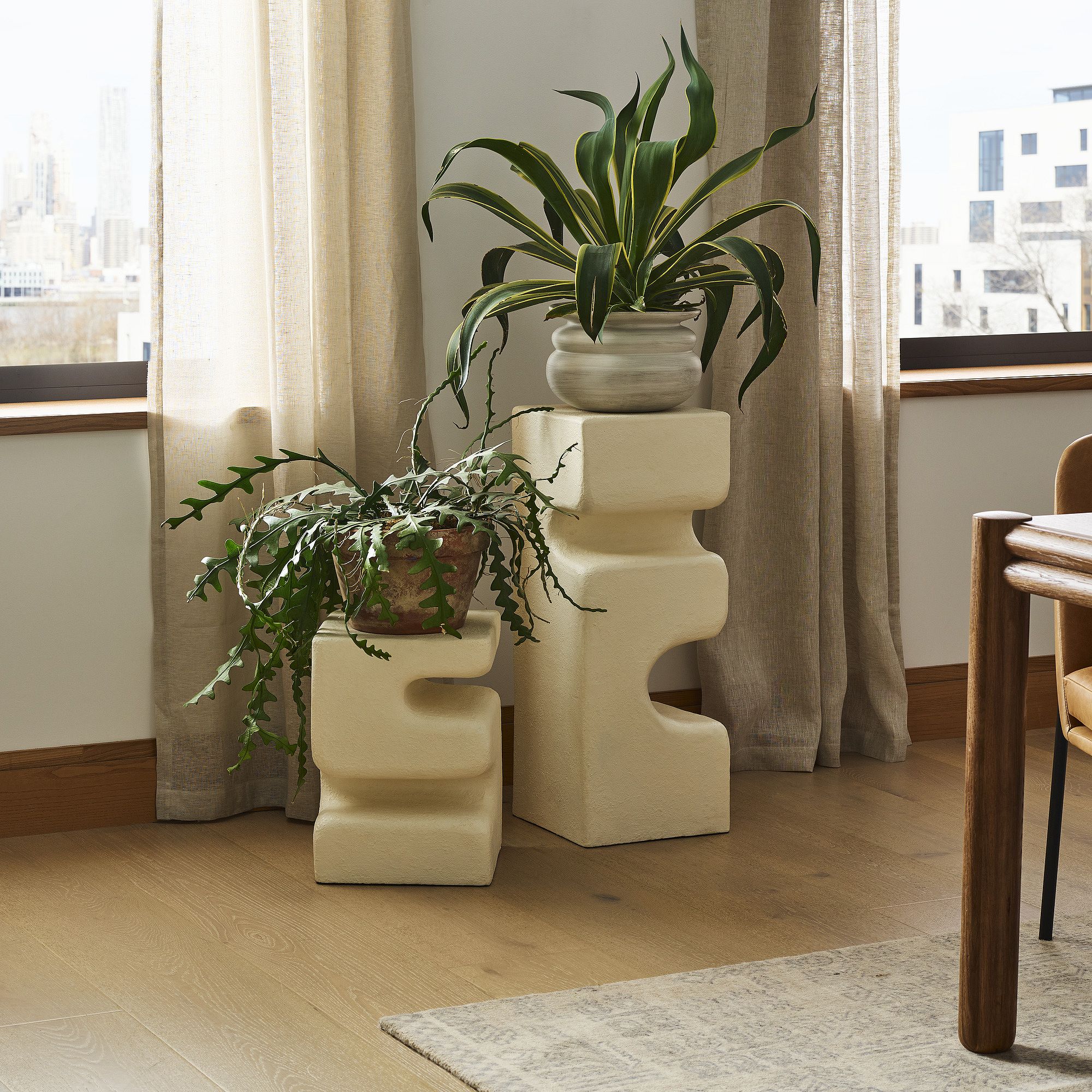 Gio Plaster Plant Stand - Stylish Indoor Decor