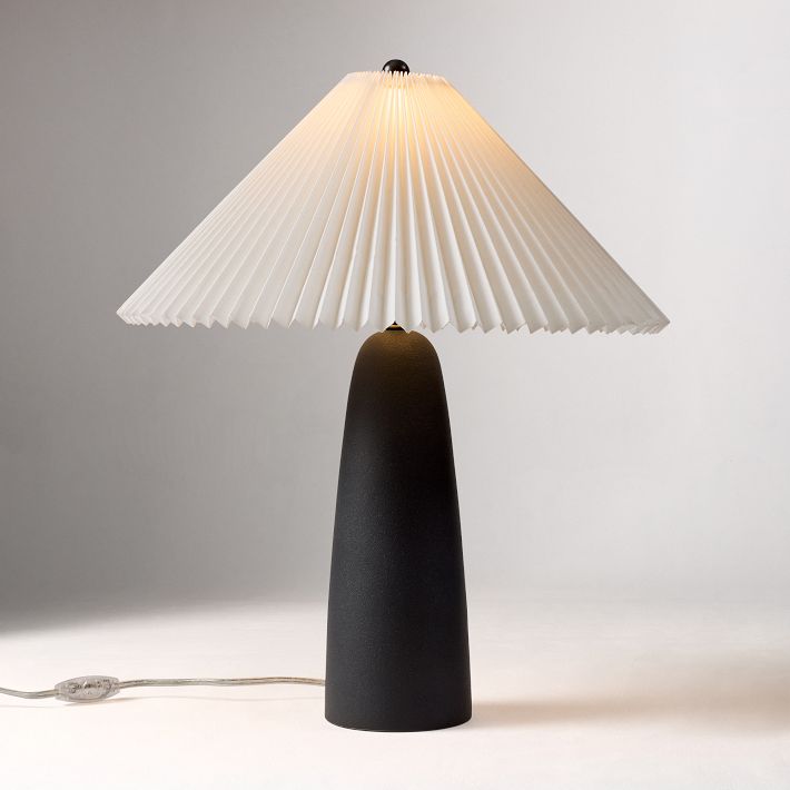 Louis Table Lamp (23")
