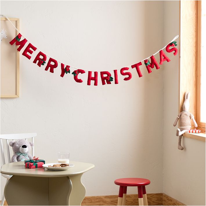 Felt Merry Christmas Garland w/ Holly Leaves
