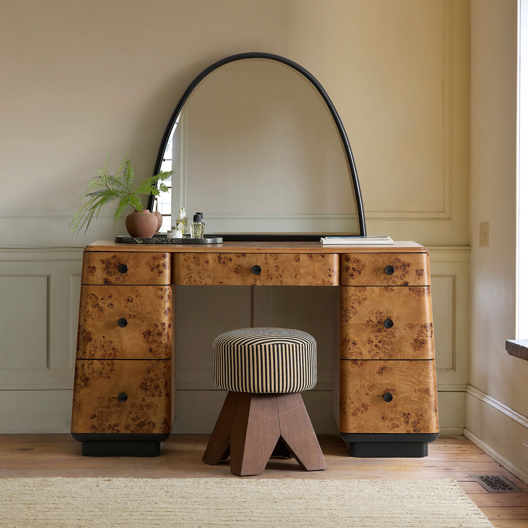 Pierce & Ward Burl Wood Vanity 52" - Elegant Design