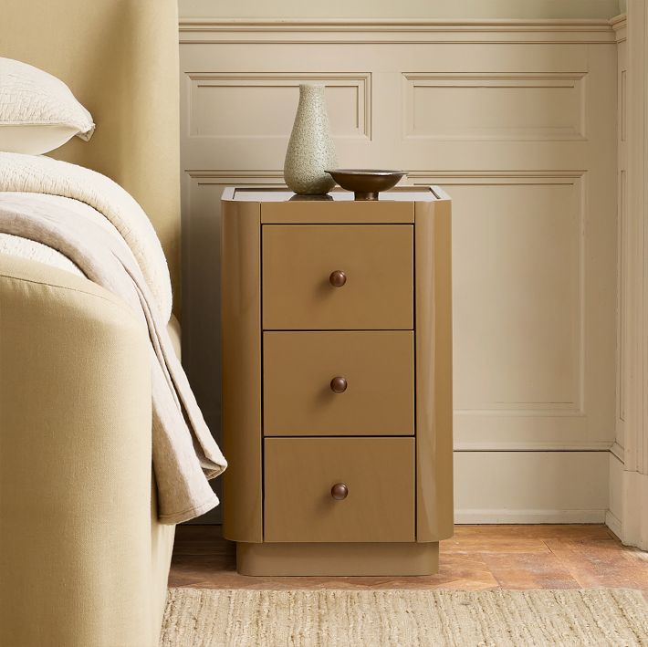 Pierce &amp; Ward Lacquered Nightstand (16&quot;)