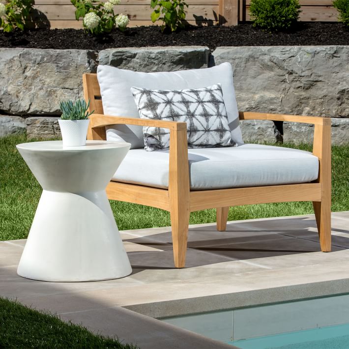 Concrete Outdoor Hourglass Side Table (17.5&quot;)