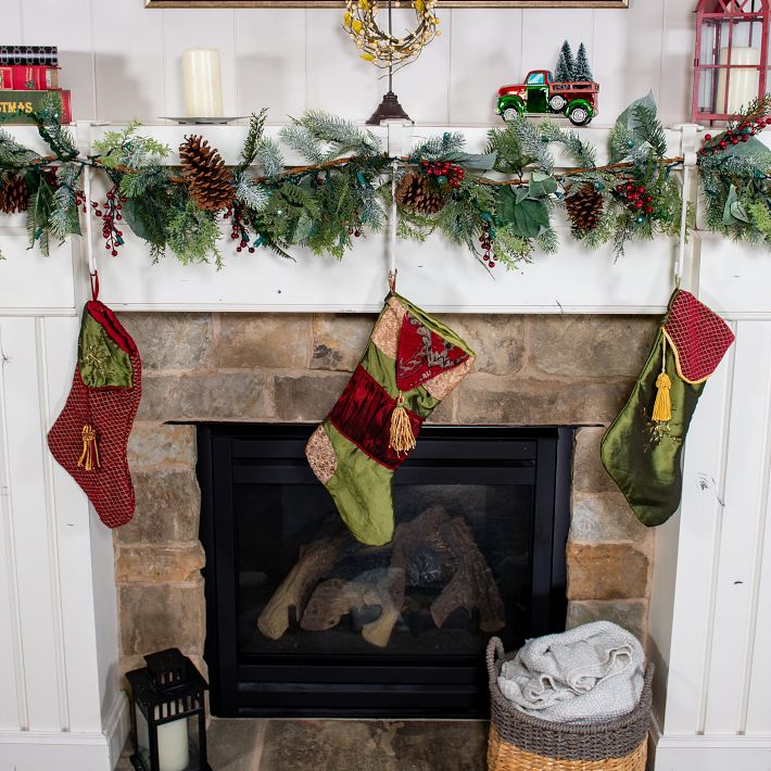 Mantel Garland &amp; Christmas Stocking Holder (Set of 3) - White