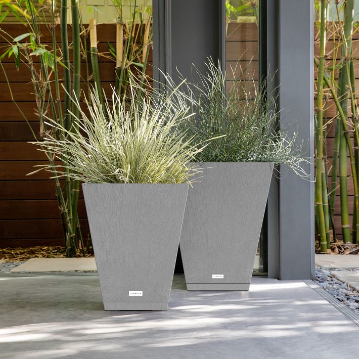 Veradek Nobleton Indoor/Outdoor Planter