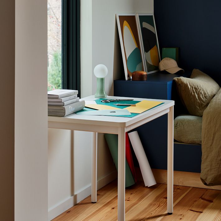 Branch Daily Desk (Woodgrain, 48")