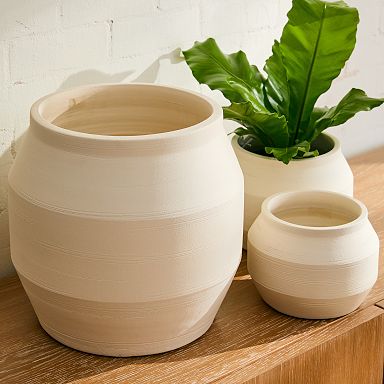 ぴぴぴ 新品 4枚 3セット ウエストエルム メタリック プレート west elm(ウエストエルム) - 海外通販のBUYMA