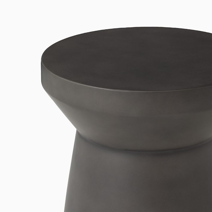 moda en casaモダンエンカーサ　PIPA table ceramic Piña - Magis S.p.A.