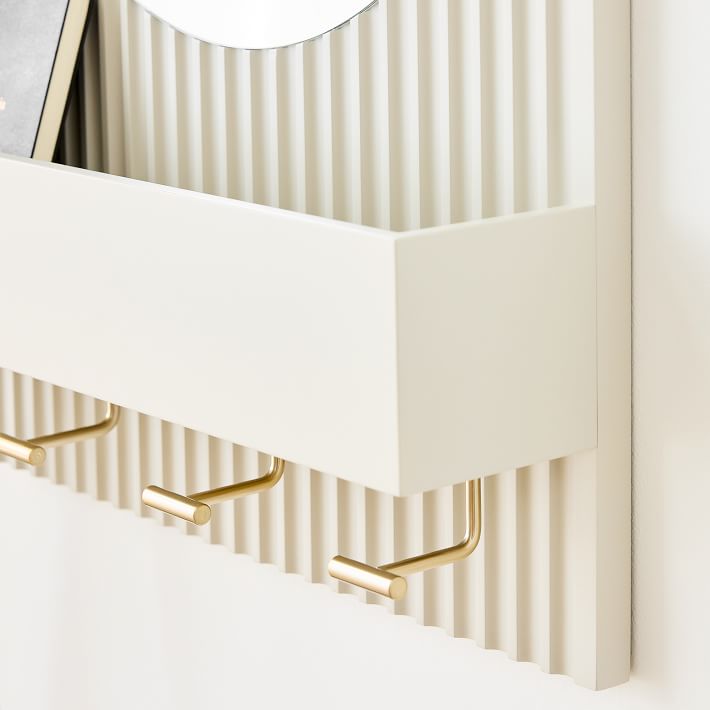 Quinn All-In-One Entryway Wall Storage (18–28