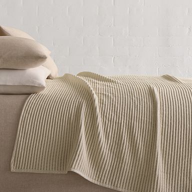Reversible Contrast Bed Blanket