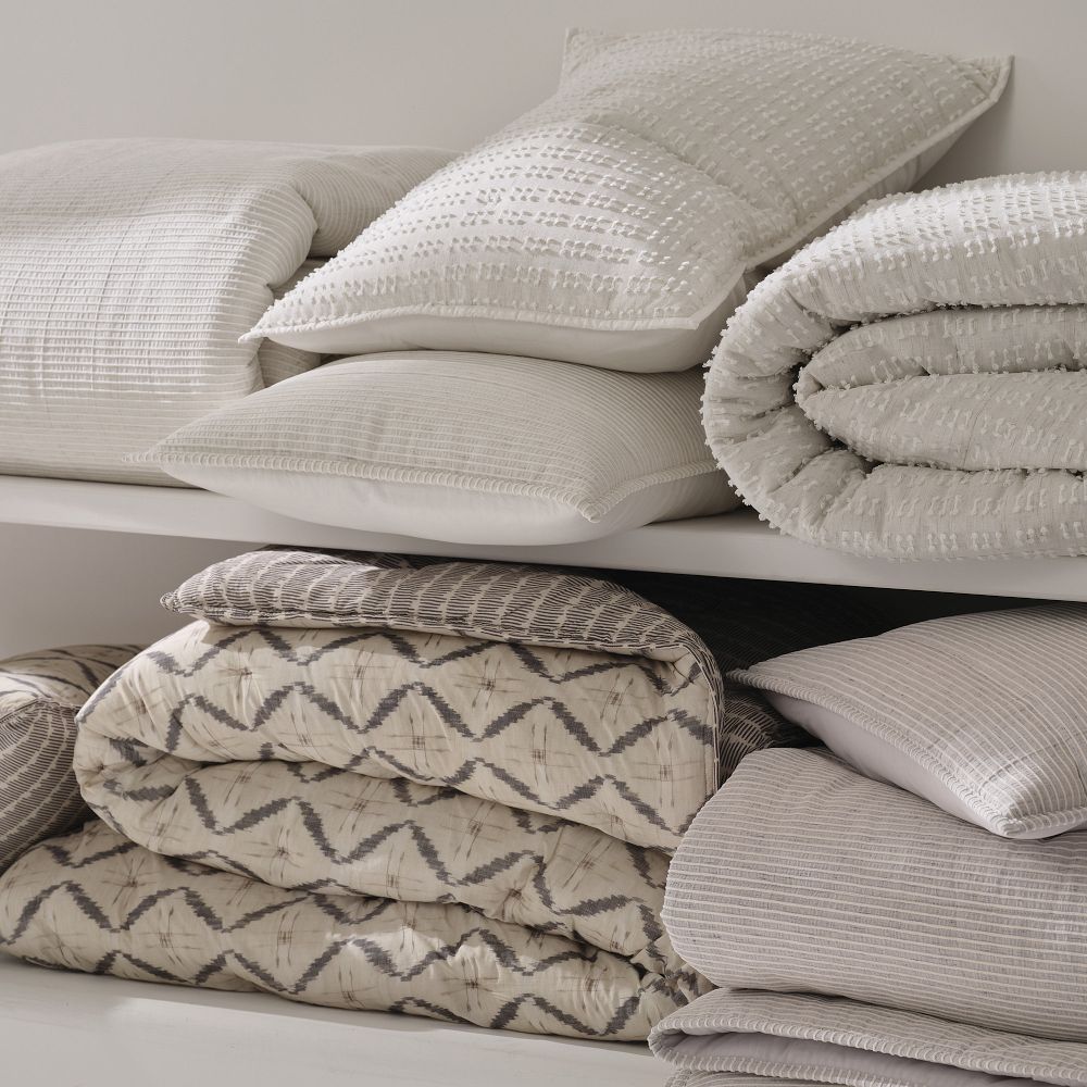 Heathered Linear Comforter & Shams