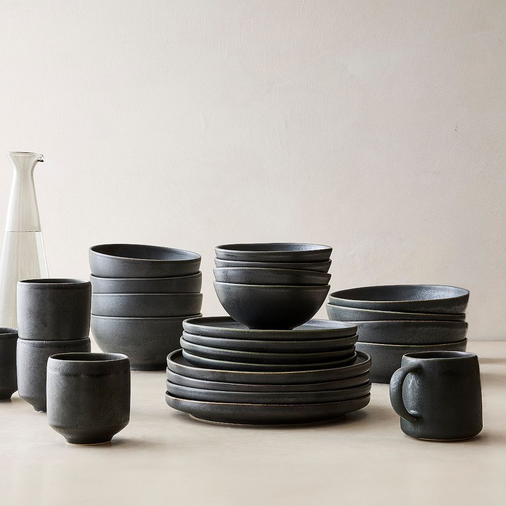 Kanto Stoneware 16-Piece Dinnerware Set in Black