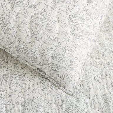 Dotted Floral Quilt & Shams