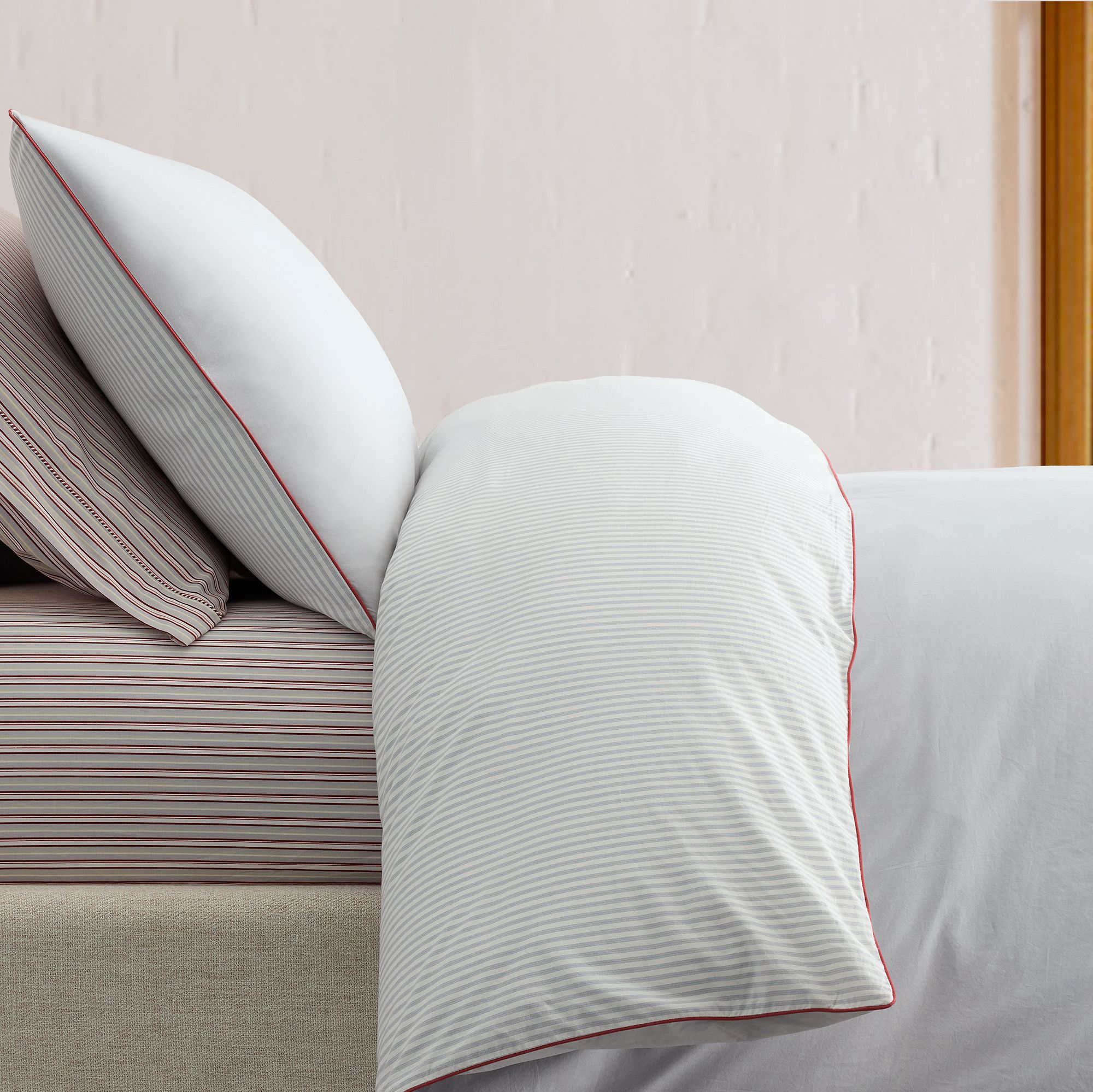 Emma Chamberlain Reversible Solid Stripe Duvet Cover - King/Cal. King, Blue