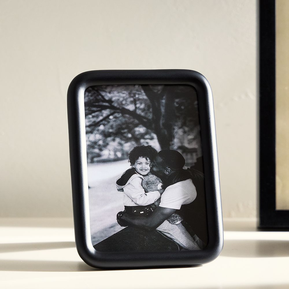 Modern Rounded Metal Tabletop Frame - Matte Black, 5X7
