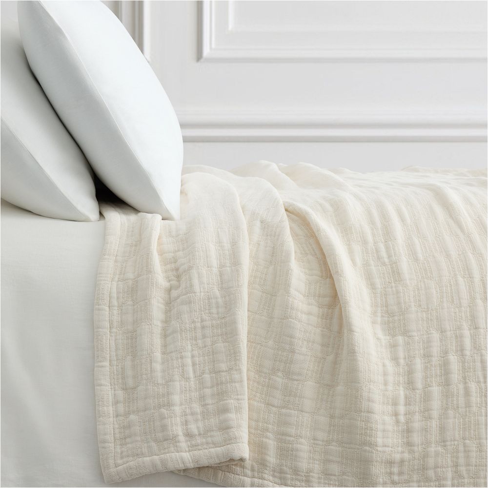 Mini Geo Pattern Matelasse Blanket - Full/Queen, White