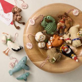 アンリ人形　壁掛けオーナメント　【Sweet Arrival・Baby boy】 Baby's First Holiday Felt Animal Ornaments | West Elm