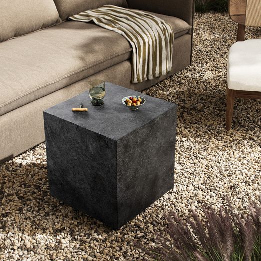 Hoshi Square Outdoor Side Table (18")