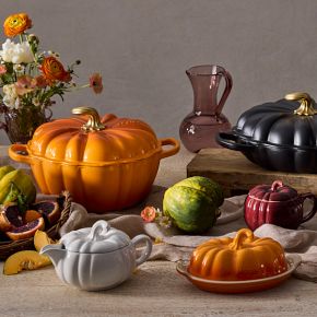 ルクルーゼ Pumpkin Cocotte Cactus カボチャ鍋　カクタス Le Creuset Pumpkin Cocotte in Persimmon With Gold Knob
