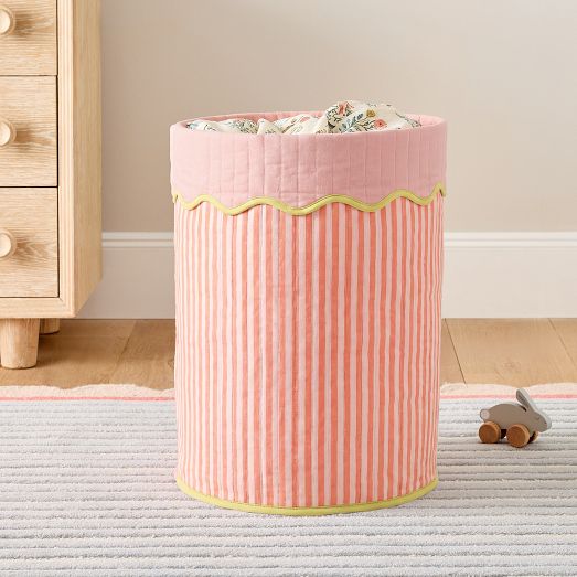 [G4052] アンボックス・インダストリーズベビーファンシー Pink Chicken Quilted Floral Bin | West Elm